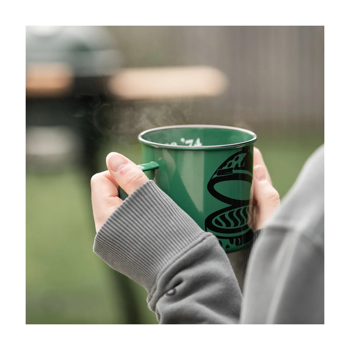 Becher aus Emaille
